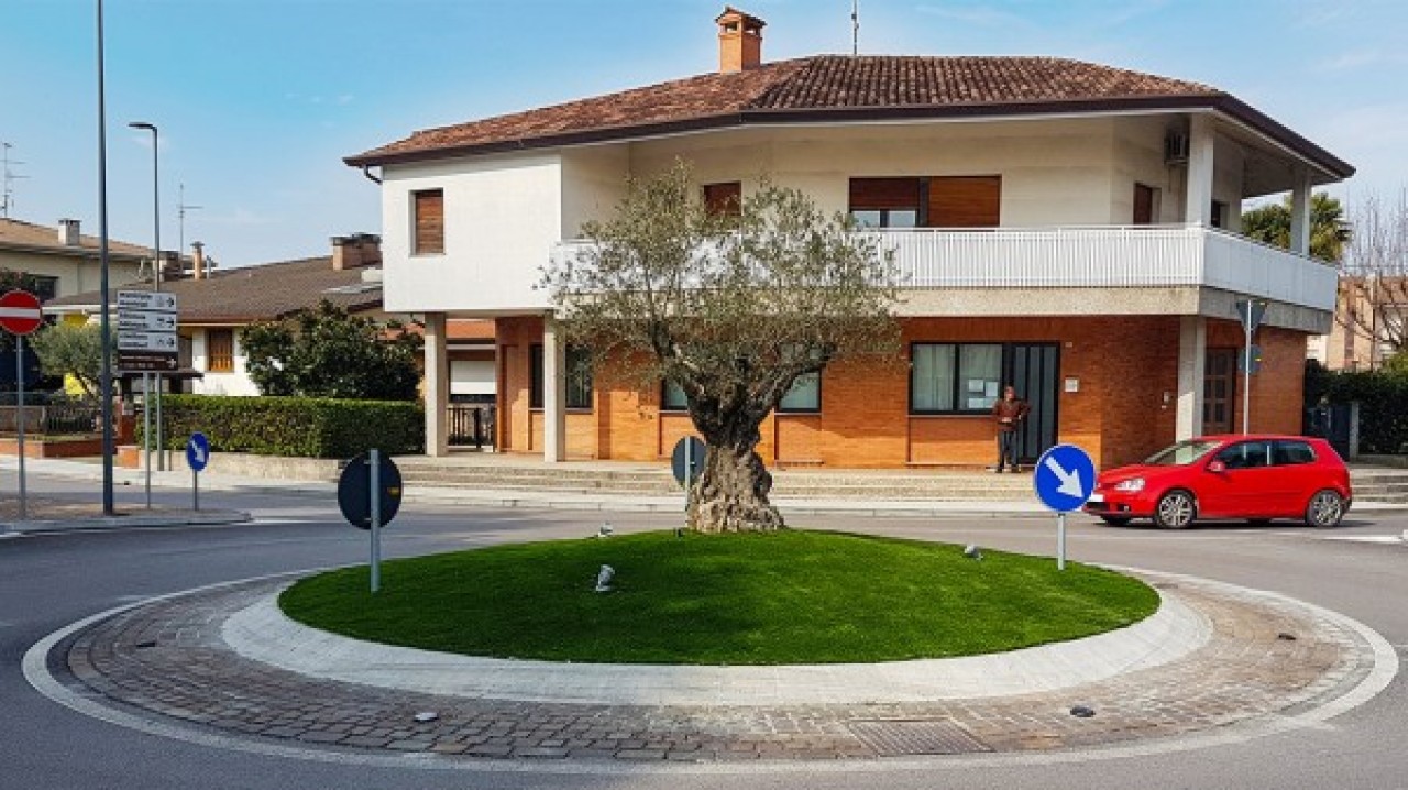 synthetic grass urban furniture