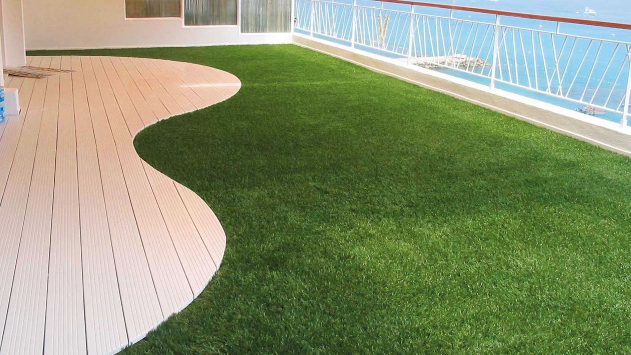 Erba Sintetica Sul Balcone Erba Sintetica Per Terrazzi Mosedince Longo