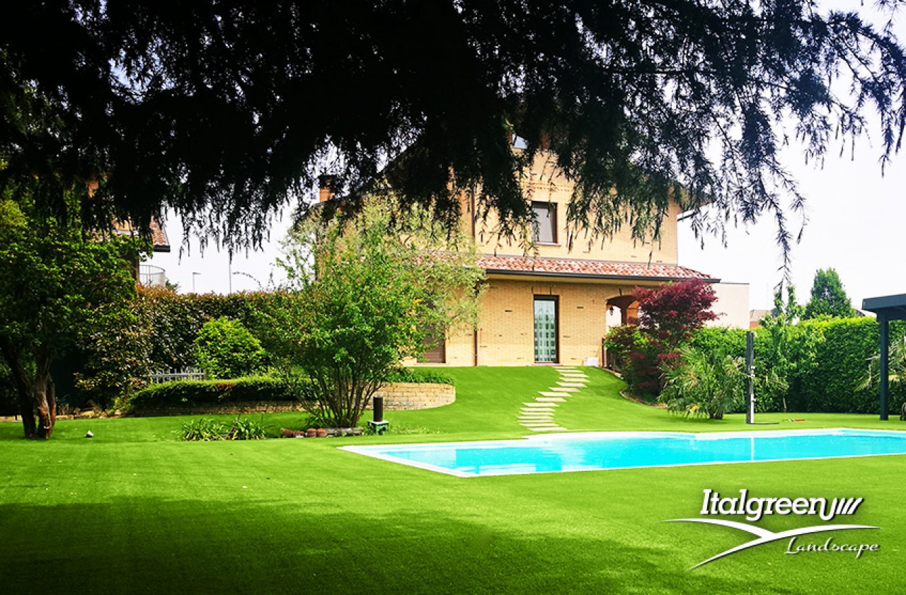 5-consigli-per-un-prato-sempre-perfetto-Italgreen-Landscape prati sempre verdi con prato sintetico